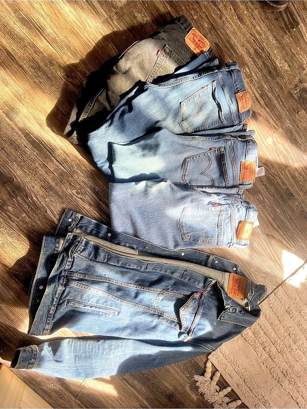 Lot of mixed size Levi’s Denim